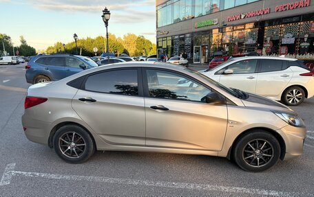 Hyundai Solaris II рестайлинг, 2013 год, 900 000 рублей, 3 фотография