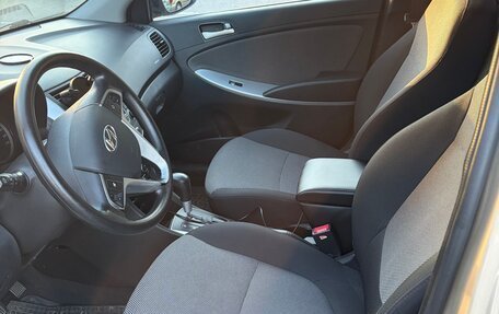 Hyundai Solaris II рестайлинг, 2013 год, 900 000 рублей, 10 фотография