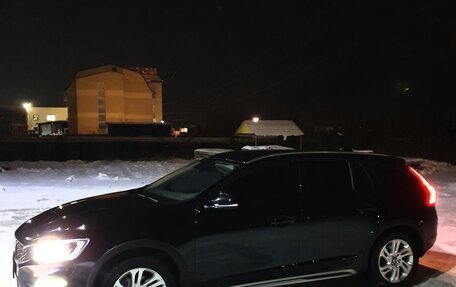 Volvo V60 Cross Country II, 2018 год, 1 990 000 рублей, 3 фотография