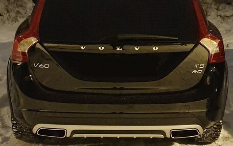 Volvo V60 Cross Country II, 2018 год, 1 990 000 рублей, 5 фотография