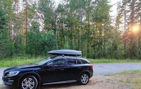 Volvo V60 Cross Country II, 2018 год, 1 990 000 рублей, 12 фотография