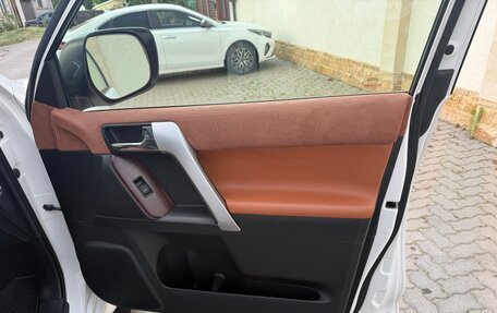 Toyota Land Cruiser Prado 150 рестайлинг 2, 2015 год, 6 100 000 рублей, 9 фотография