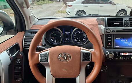 Toyota Land Cruiser Prado 150 рестайлинг 2, 2015 год, 6 100 000 рублей, 13 фотография