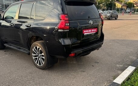 Toyota Land Cruiser Prado 150 рестайлинг 2, 2019 год, 4 340 000 рублей, 3 фотография