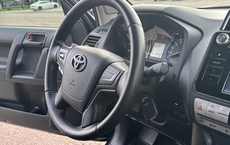 Toyota Land Cruiser Prado 150 рестайлинг 2, 2019 год, 4 340 000 рублей, 23 фотография