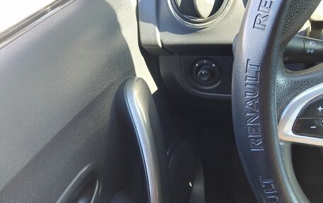 Renault Sandero II рестайлинг, 2019 год, 1 200 000 рублей, 6 фотография
