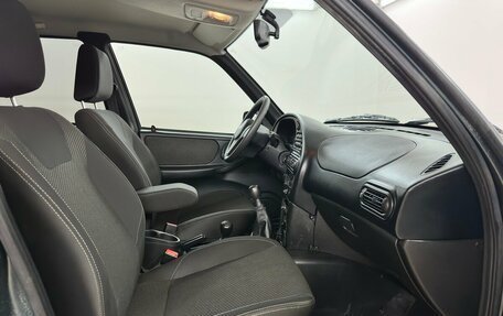 Chevrolet Niva I рестайлинг, 2018 год, 820 000 рублей, 10 фотография