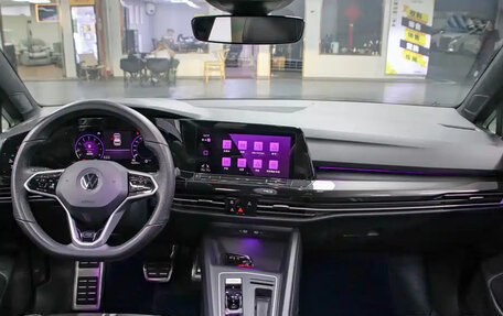 Volkswagen Golf VIII, 2022 год, 1 750 000 рублей, 7 фотография