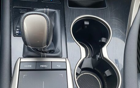 Lexus RX IV рестайлинг, 2021 год, 5 000 000 рублей, 9 фотография