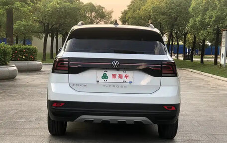 Volkswagen T-Cross I, 2023 год, 1 225 000 рублей, 6 фотография