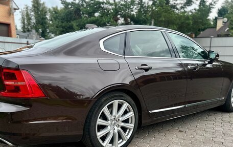 Volvo S90 II рестайлинг, 2019 год, 3 700 000 рублей, 2 фотография