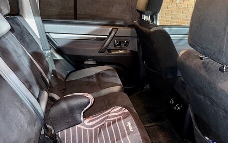 Mitsubishi Pajero IV, 2007 год, 1 750 000 рублей, 10 фотография