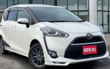 Toyota Sienta II, 2022 год, 1 032 000 рублей, 1 фотография