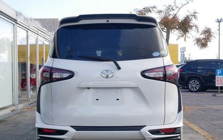 Toyota Sienta II, 2022 год, 1 041 000 рублей, 3 фотография