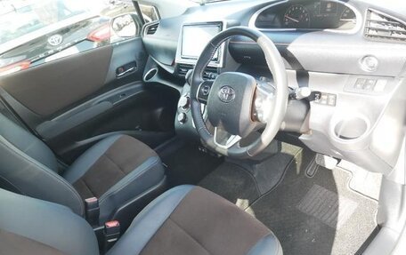 Toyota Sienta II, 2022 год, 1 041 000 рублей, 8 фотография