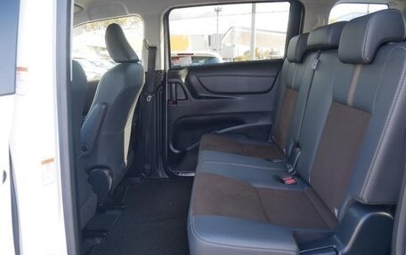 Toyota Sienta II, 2022 год, 1 041 000 рублей, 16 фотография