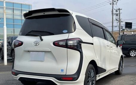 Toyota Sienta II, 2022 год, 1 032 000 рублей, 3 фотография