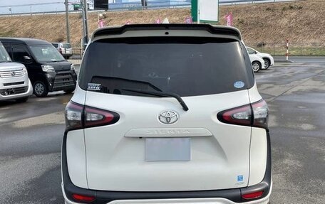 Toyota Sienta II, 2022 год, 1 032 000 рублей, 4 фотография