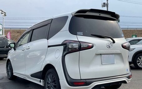 Toyota Sienta II, 2022 год, 1 032 000 рублей, 5 фотография
