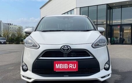 Toyota Sienta II, 2022 год, 1 032 000 рублей, 8 фотография