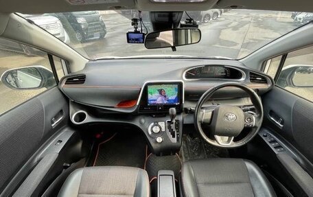 Toyota Sienta II, 2022 год, 1 032 000 рублей, 10 фотография