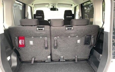 Toyota Roomy I, 2022 год, 834 000 рублей, 26 фотография