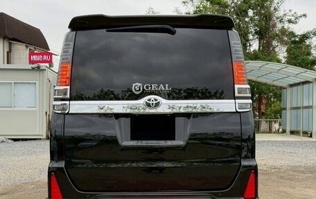 Toyota Voxy III, 2021 год, 1 821 000 рублей, 4 фотография