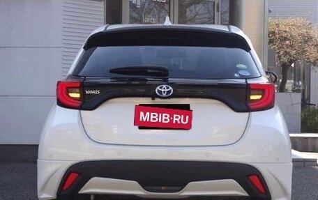 Toyota Yaris, 2022 год, 1 086 000 рублей, 5 фотография