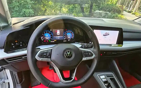 Volkswagen Golf VIII, 2021 год, 1 155 000 рублей, 2 фотография