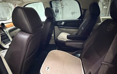 Cadillac Escalade III, 2013 год, 2 650 000 рублей, 16 фотография