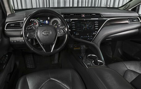 Toyota Camry, 2018 год, 2 598 000 рублей, 6 фотография
