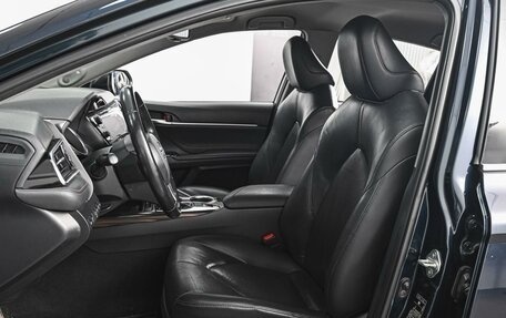 Toyota Camry, 2018 год, 2 598 000 рублей, 10 фотография