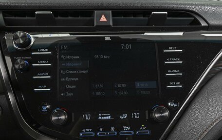 Toyota Camry, 2018 год, 2 598 000 рублей, 13 фотография