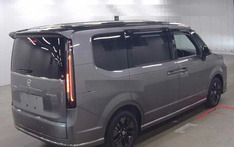 Honda Stepwgn, 2022 год, 2 390 000 рублей, 4 фотография