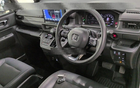 Honda Stepwgn, 2022 год, 2 390 000 рублей, 5 фотография