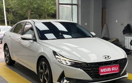 Hyundai Elantra, 2022 год, 1 215 000 рублей, 1 фотография