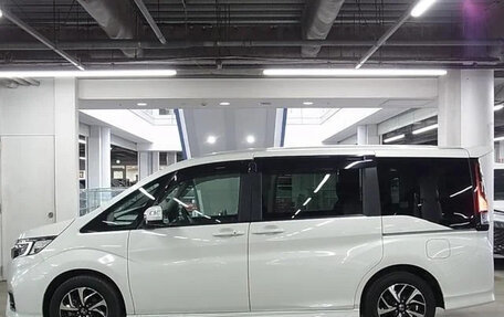 Honda Stepwgn IV, 2021 год, 2 240 000 рублей, 4 фотография