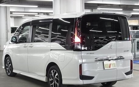 Honda Stepwgn IV, 2021 год, 2 240 000 рублей, 5 фотография