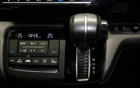 Honda Stepwgn IV, 2021 год, 2 240 000 рублей, 14 фотография