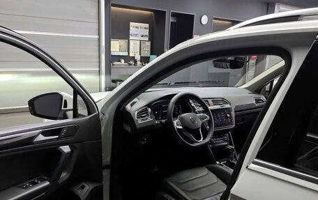 Volkswagen Tiguan II, 2023 год, 2 280 000 рублей, 5 фотография