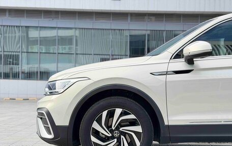 Volkswagen Tiguan II, 2022 год, 2 125 000 рублей, 7 фотография