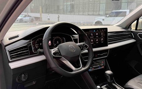 Volkswagen Tiguan II, 2022 год, 2 125 000 рублей, 9 фотография