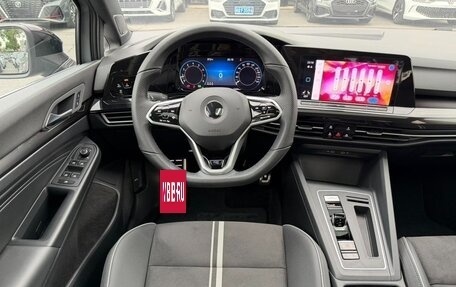 Volkswagen Golf VIII, 2022 год, 1 655 000 рублей, 9 фотография