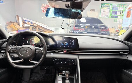 Hyundai Elantra, 2022 год, 1 215 000 рублей, 10 фотография