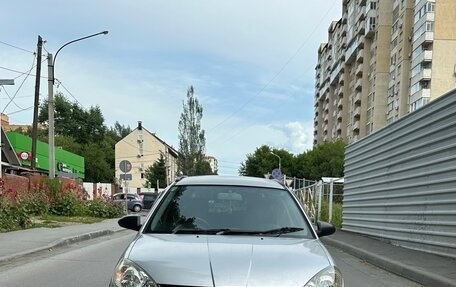 Nissan Wingroad III, 2003 год, 290 000 рублей, 2 фотография