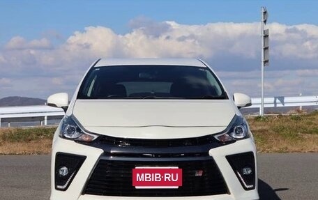 Toyota Prius Alpha I (ZVW40/41), 2021 год, 1 476 000 рублей, 20 фотография