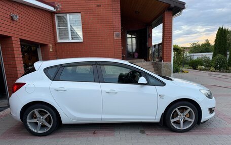 Opel Astra J, 2013 год, 950 000 рублей, 4 фотография