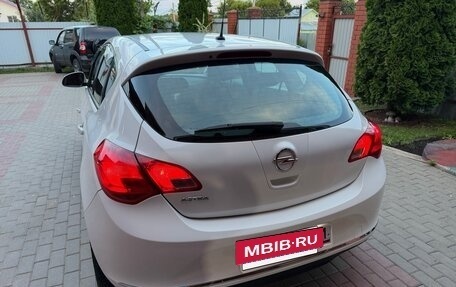 Opel Astra J, 2013 год, 950 000 рублей, 6 фотография