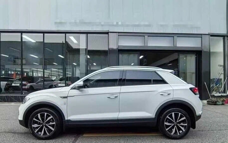 Volkswagen T-Roc I, 2023 год, 1 320 007 рублей, 7 фотография
