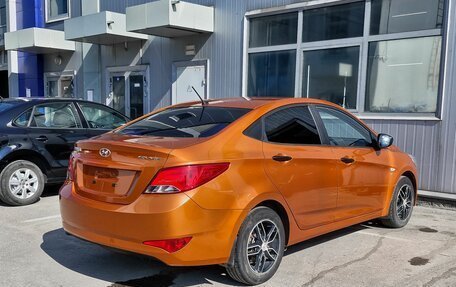 Hyundai Solaris II рестайлинг, 2015 год, 949 000 рублей, 3 фотография